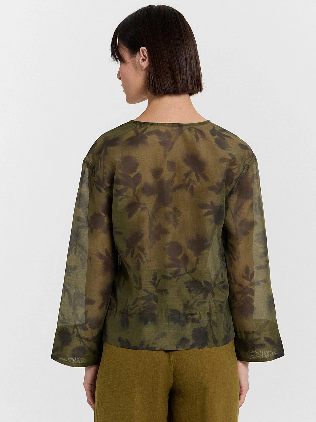 Блузка женская зеленая с цветочным принтом - 2