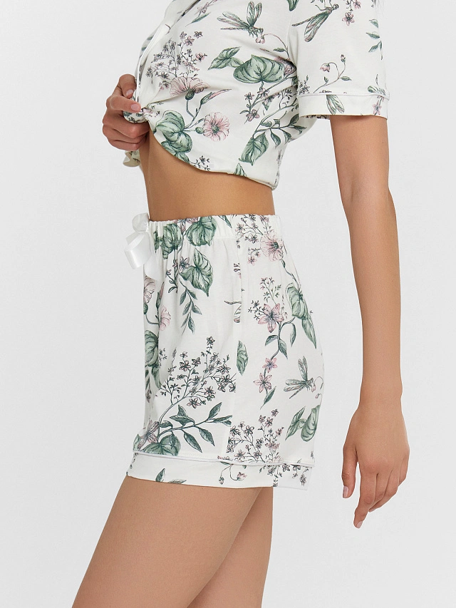 Комплект домашний женский с цветочным принтом: рубашка и шорты - 10