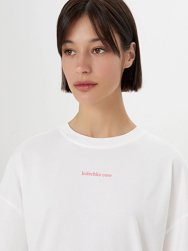Футболка женская белая с принтом и надписью "Cosmic Kolechko" - 4