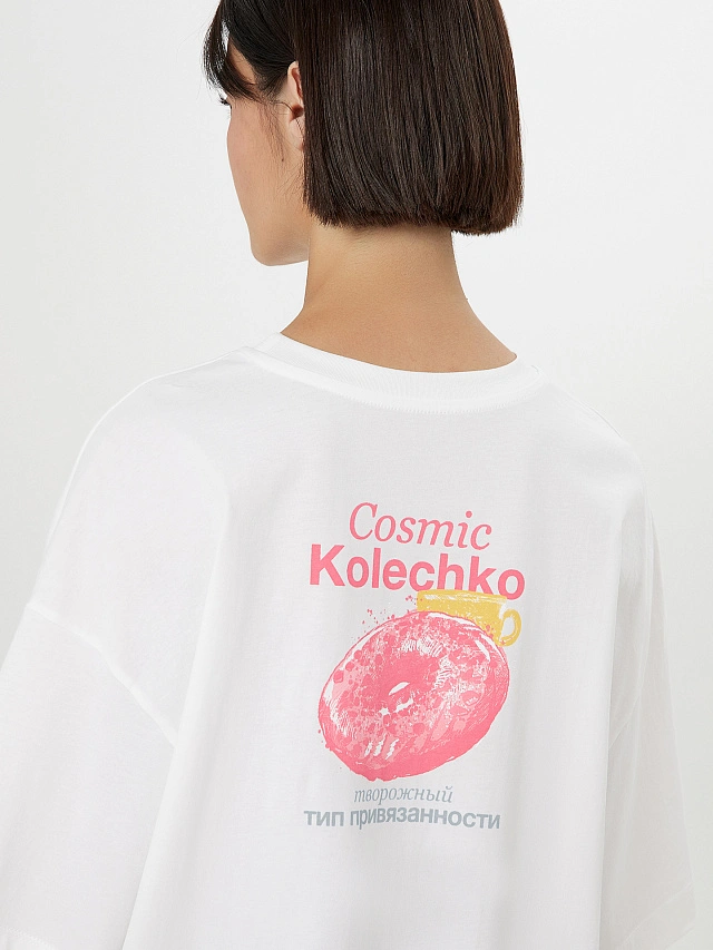 Футболка женская белая с принтом и надписью "Cosmic Kolechko" - 5