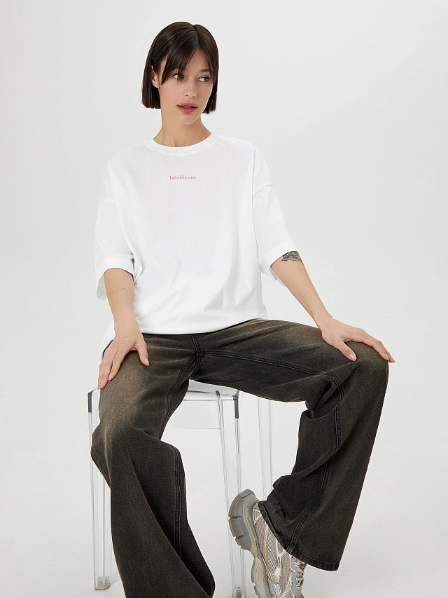 Футболка женская белая с принтом и надписью "Cosmic Kolechko" - 7