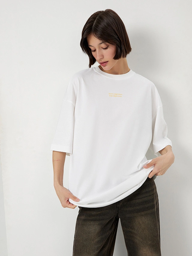 Футболка женская белая с принтом и надписью "Slow Sunday Coffee club" - 5