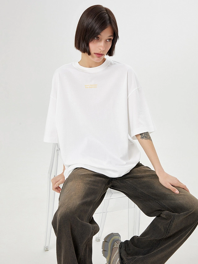 Футболка женская белая с принтом и надписью "Slow Sunday Coffee club" - 6