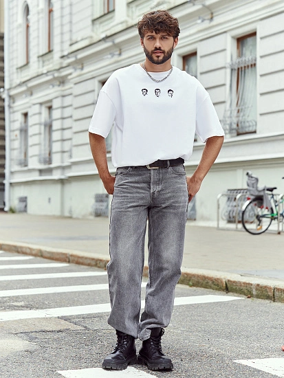 картинка Футболка мужская белая с принтом от магазина мужской одежды Mark Formelle