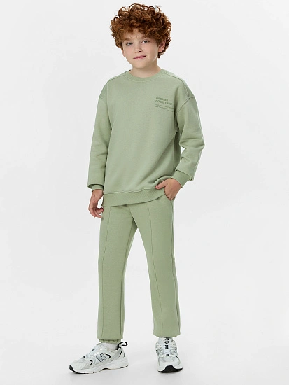 картинка Комплект для мальчиков зеленый: свитшот и брюки  от магазина одежды для мальчиков от бренда Mark Formelle