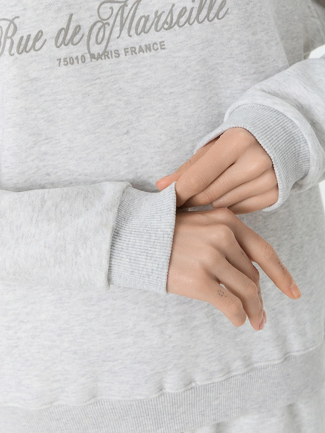 Свитшот женский серый с принтом - 6