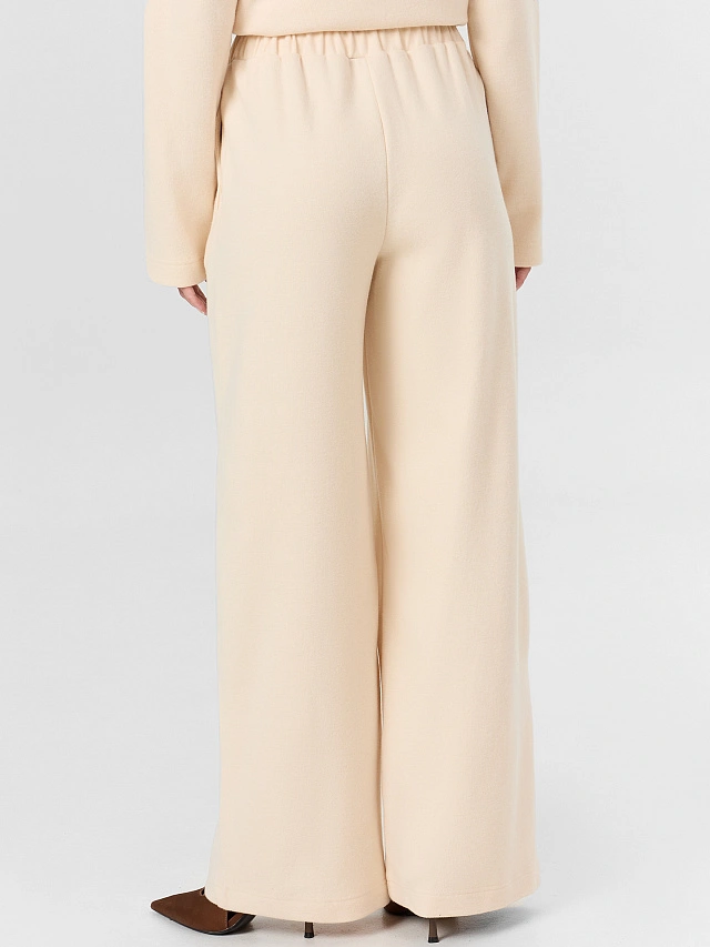 Комплект женский бежевый: джемпер и брюки - 5