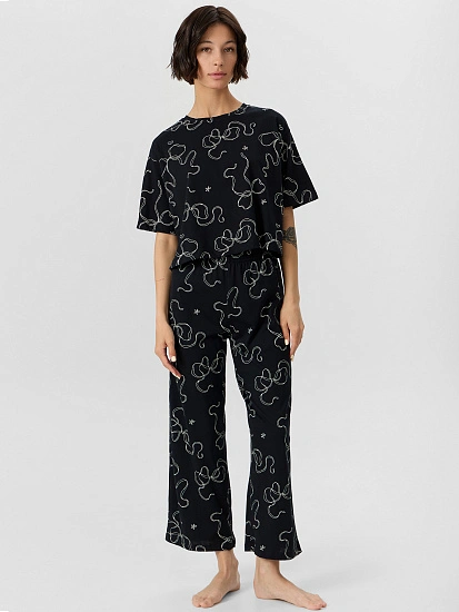 картинка Комплект домашний женский черный с принтом  от магазина стильной одежды Mark Formelle