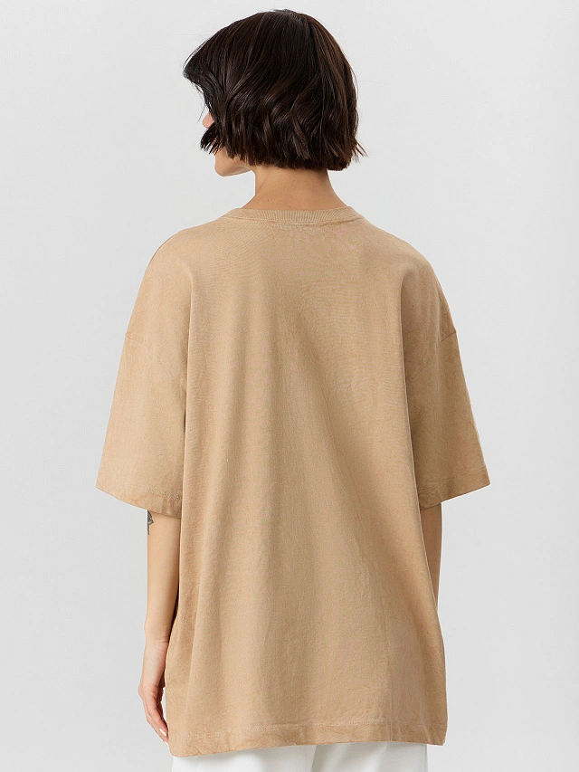 Футболка женская бежевая с принтом - 3