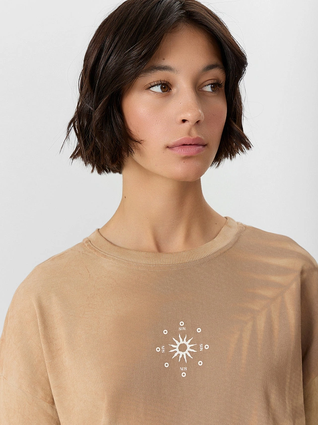 Футболка женская бежевая с принтом - 5