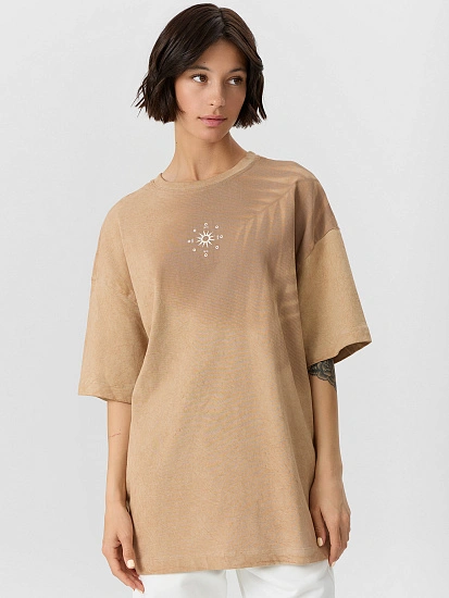 картинка Футболка женская бежевая с принтом  от магазина стильной одежды Mark Formelle