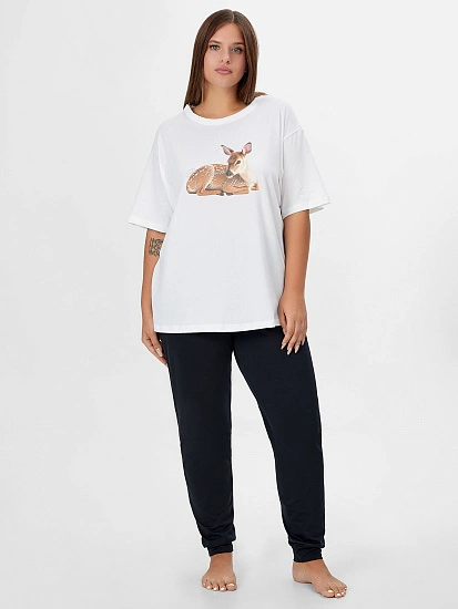 картинка Комплект домашний: футболка и брюки с принтом  от магазина стильной одежды Mark Formelle