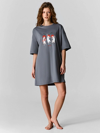 картинка Туника домашняя женская серая с принтом и надписью  от магазина стильной одежды Mark Formelle