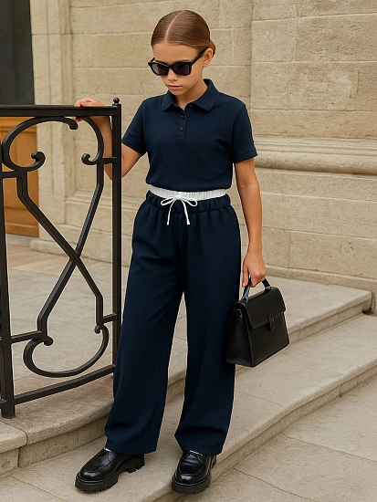 картинка Брюки для девочек синие от известного бренда одежды для девочек Mark Formelle