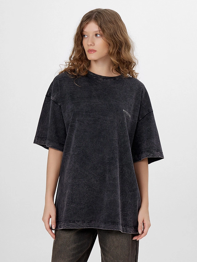 Футболка женская серая с принтом и надписью "reflection" - 3