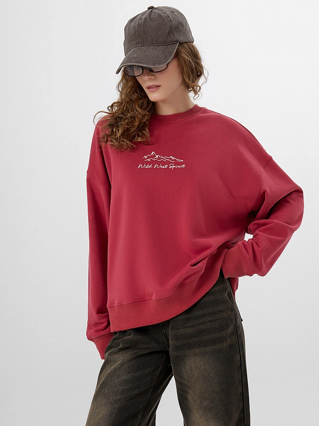 Свитшот женский красный с надписью "Wild west spirit" - 10