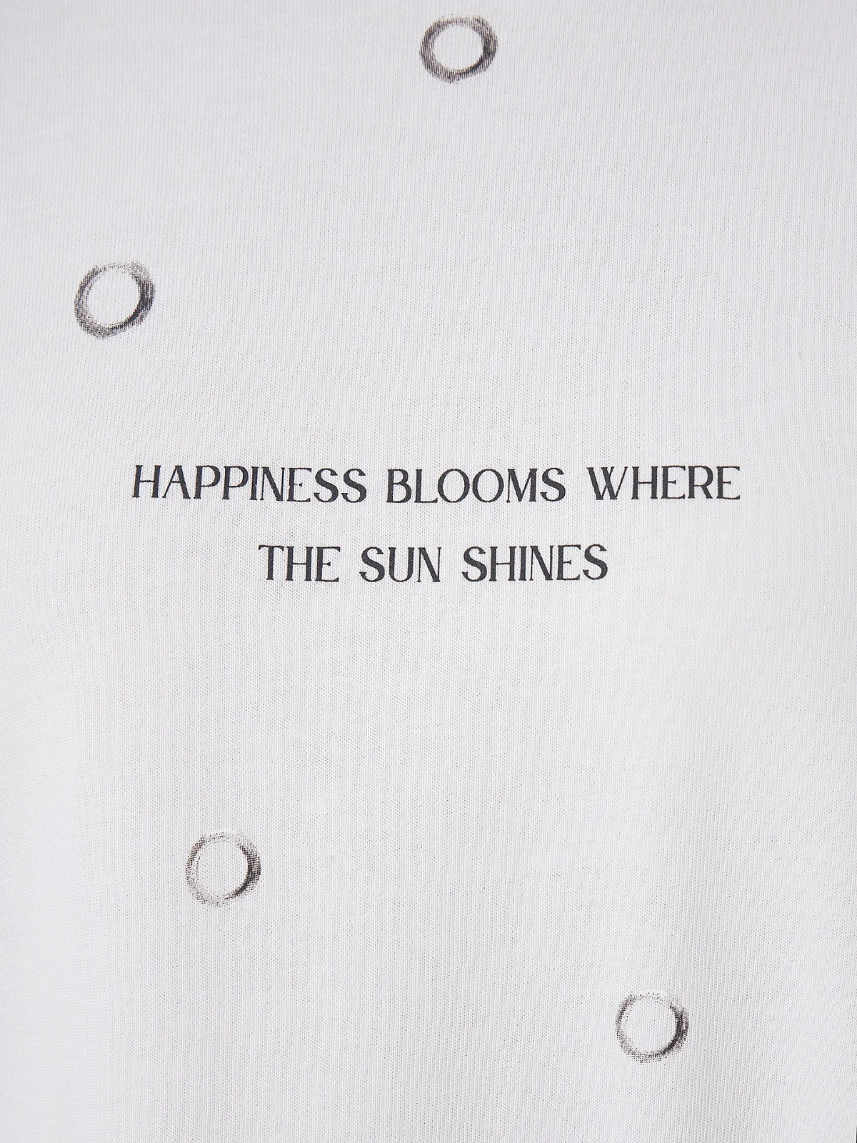 Футболка женская белая с надписью "Happiness blooms where the sun shines"