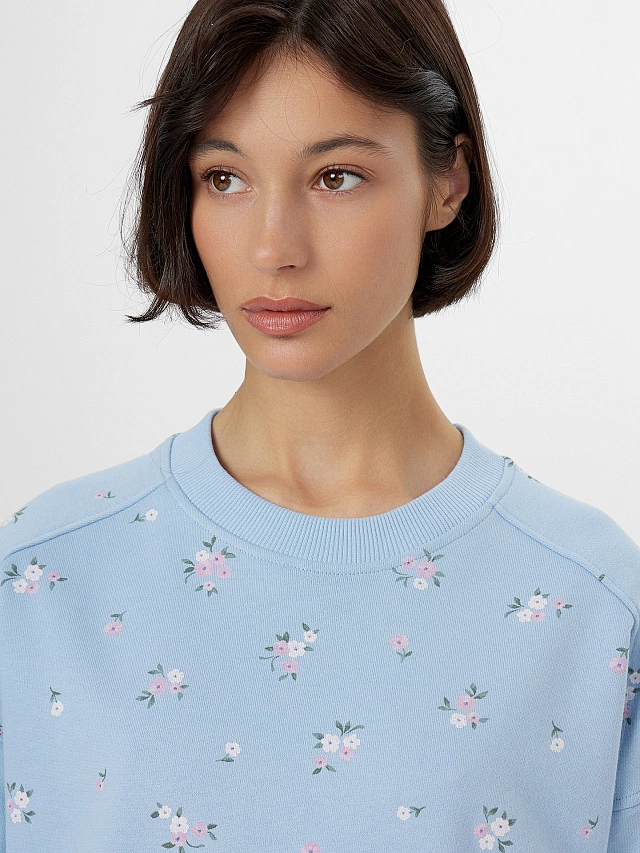 Свитшот женский голубой с цветочным принтом - 5