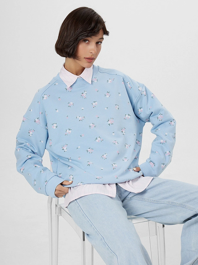 Свитшот женский голубой с цветочным принтом - 8