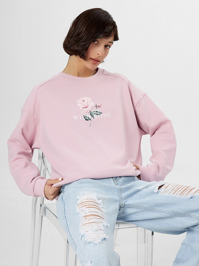 Свитшот женский розовый с принтом и надписью "it's my wild rose" - 8