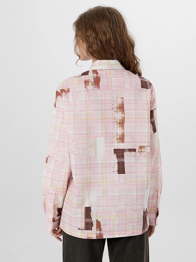 Рубашка женская розовая с патчами - 3