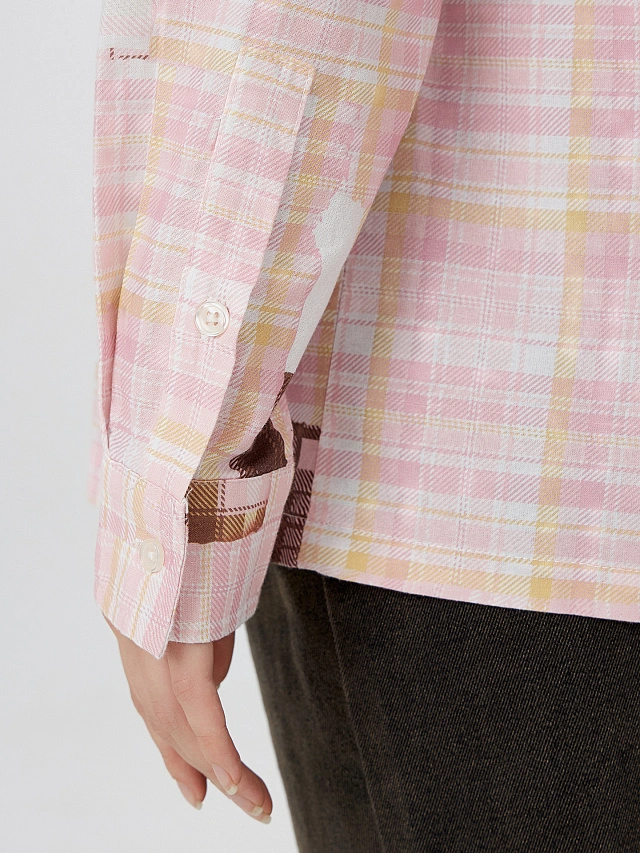 Рубашка женская розовая с патчами - 7