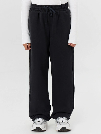 картинка Брюки для девочек черные от известного бренда одежды для девочек Mark Formelle