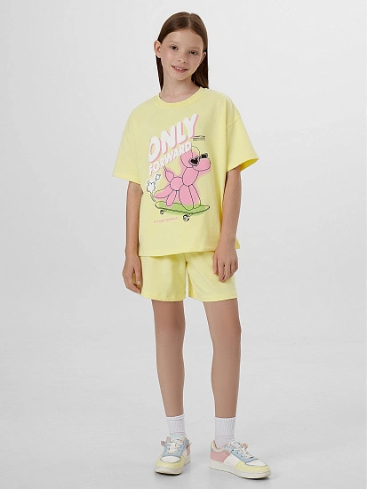 картинка Комплект для девочек желтый с надписью "Only forward" от известного бренда одежды для девочек Mark Formelle