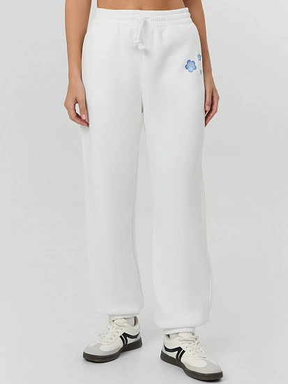 картинка Брюки женские белые с печатью от магазина стильной одежды Mark Formelle