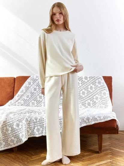 картинка Брюки женские домашние бежевые от магазина стильной одежды Mark Formelle