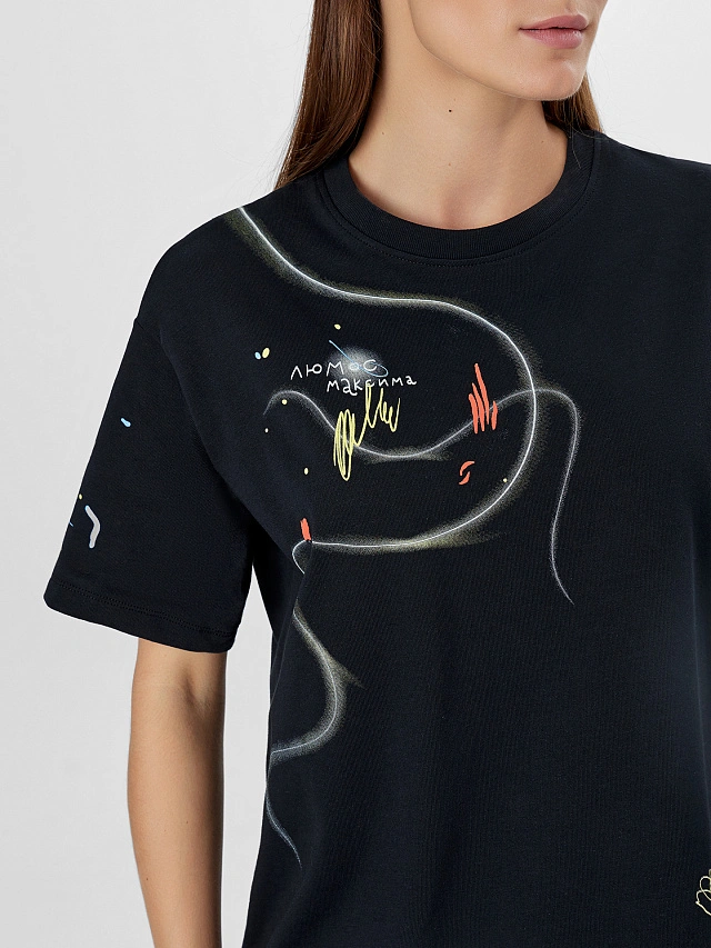 Футболка женская черная с надписью "Люмос максима" - 5