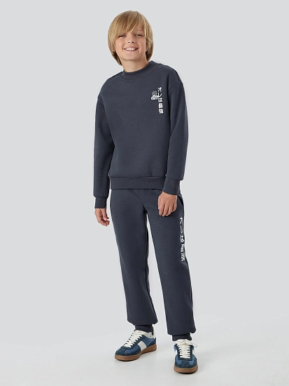картинка Комплект для мальчиков серый от магазина одежды для мальчиков от бренда Mark Formelle