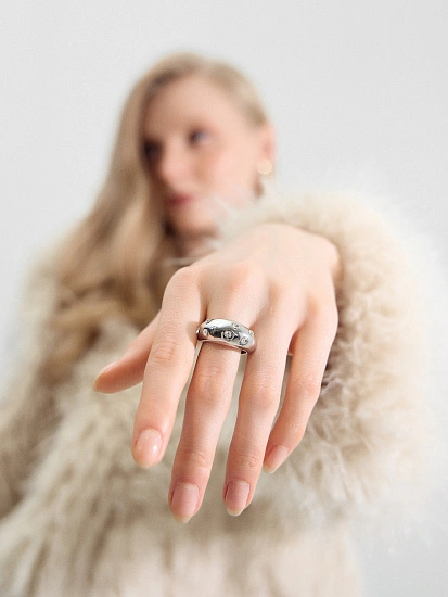 картинка Кольцо женское со вставками от магазина стильной одежды Mark Formelle