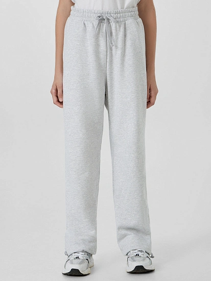 картинка Брюки для девочек серые от известного бренда одежды для девочек Mark Formelle