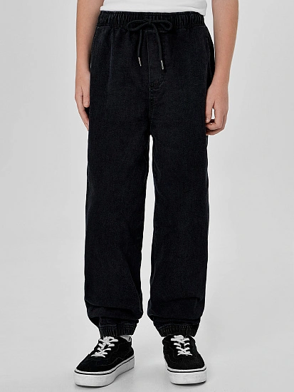 картинка БРЮКИ ДЖИНСОВЫЕ ДЛЯ МАЛЬЧИКОВ от магазина одежды для мальчиков от бренда Mark Formelle