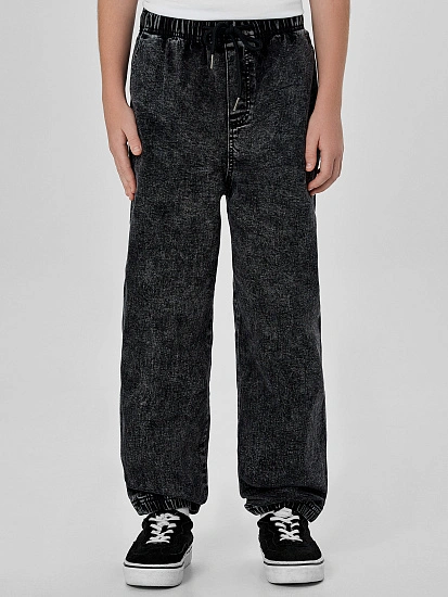 картинка БРЮКИ ДЖИНСОВЫЕ ДЛЯ МАЛЬЧИКОВ от магазина одежды для мальчиков от бренда Mark Formelle