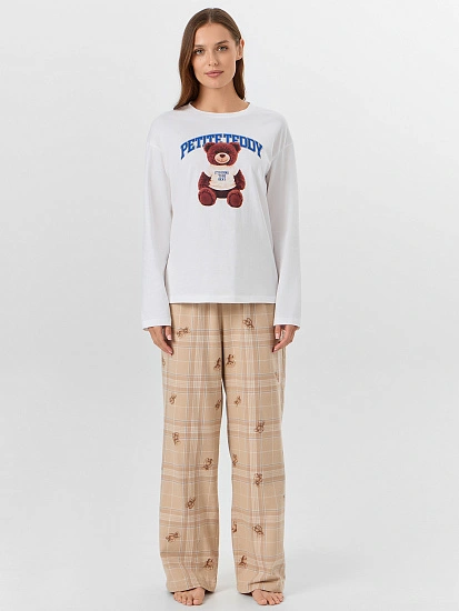 картинка Комплект женский домашний с надписью "Petite teddy" от магазина стильной одежды Mark Formelle