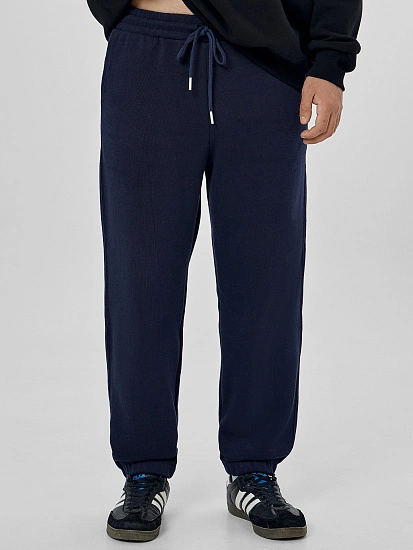 картинка Брюки мужские черные от магазина мужской одежды Mark Formelle