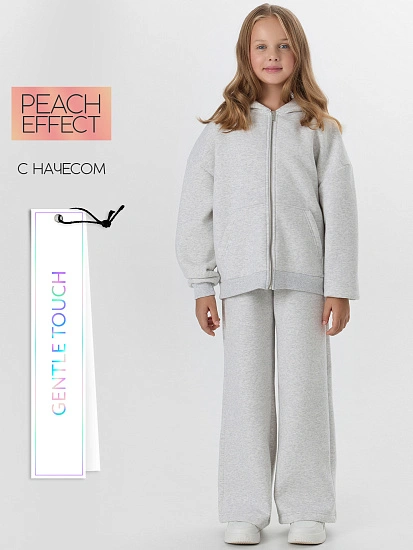 картинка Комплект для девочек серый от известного бренда одежды для девочек Mark Formelle