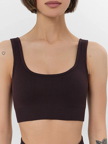 картинка Топ женский спортивный коричневый от магазина стильной одежды Mark Formelle