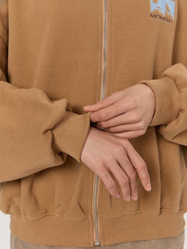 Толстовка женская бежевая на молнии - 7