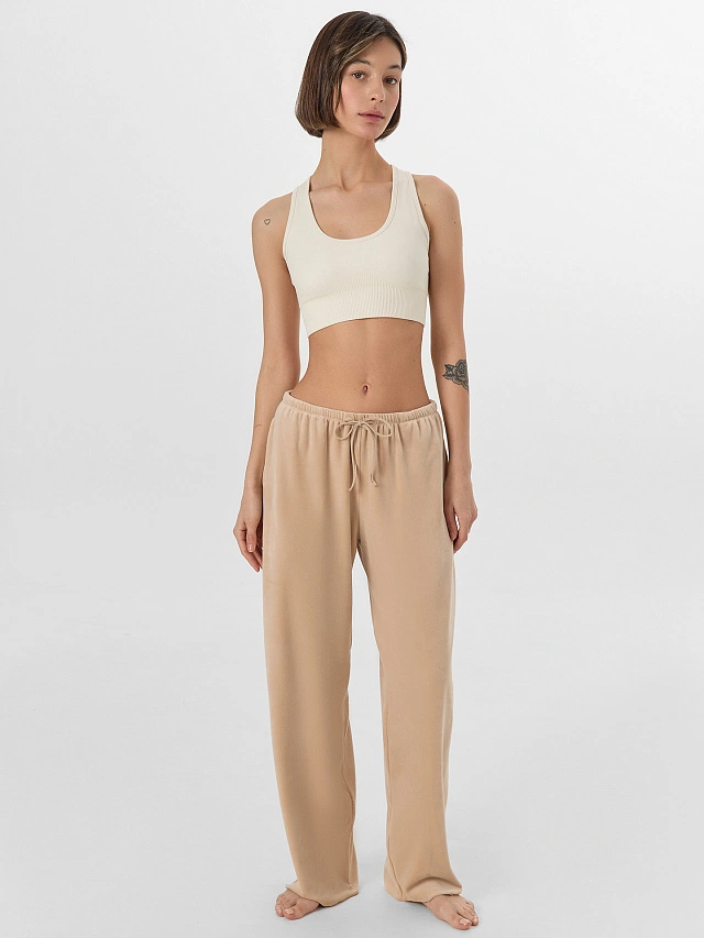 Брюки женские велюровые бежевые - 4