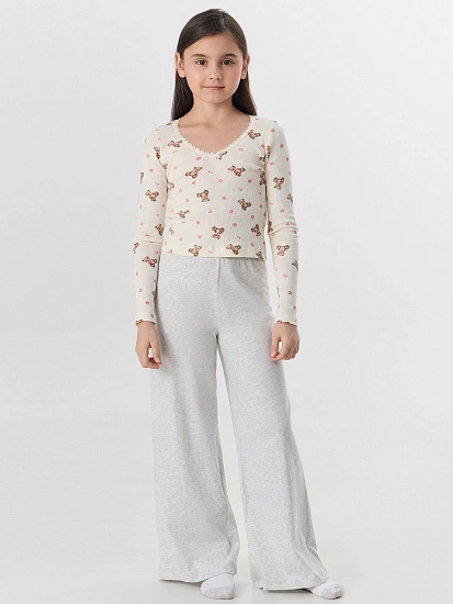 картинка Комплект для девочек бежевый с узором мишек от известного бренда одежды для девочек Mark Formelle