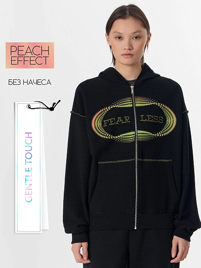 картинка Толстовка женская черная с надписью "Fear less" от магазина стильной одежды Mark Formelle