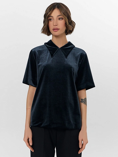 картинка Поло велюровое женское черное  от магазина стильной одежды Mark Formelle