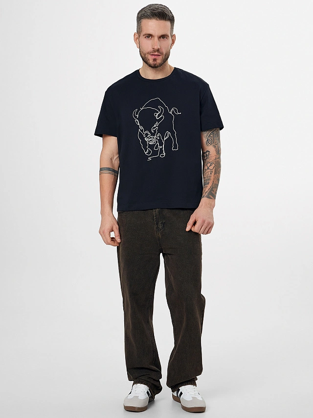 Футболка мужская черная с принтом Зубра - 3