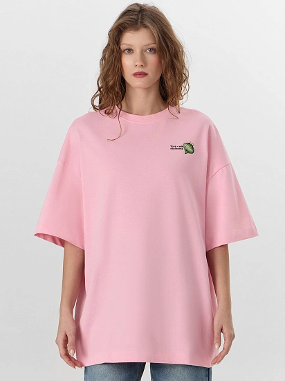 картинка Футболка женская розовая с принтом от магазина стильной одежды Mark Formelle
