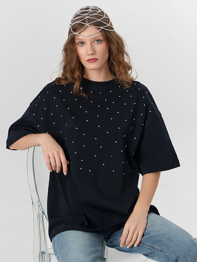 Футболка женская черная со стразами - 6