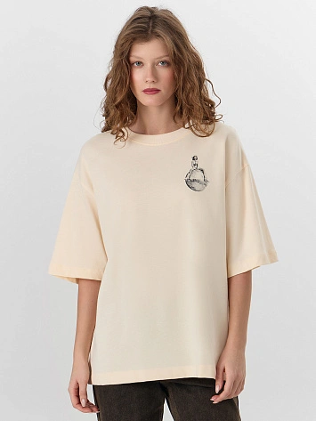 Футболка женская бежевая с новогодним принтом