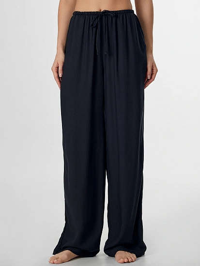 картинка Брюки домашние женские черные от магазина стильной одежды Mark Formelle